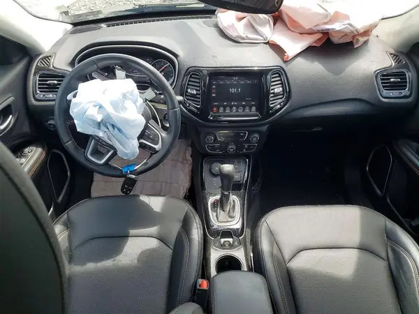 3C4NJDCB2JT478870 2018 JEEP COMPASS - Image 8