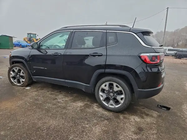 3C4NJDCB2JT479808 2018 JEEP COMPASS - Image 2