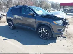 3C4NJDCB2JT484796 2018 JEEP COMPASS
