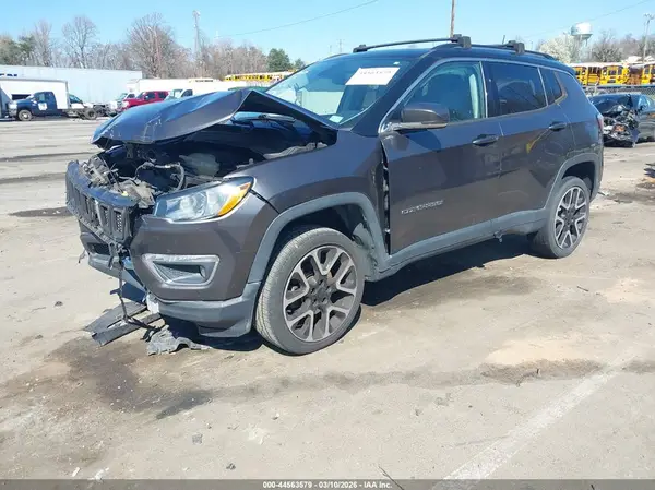 3C4NJDCB2JT484796 2018 JEEP COMPASS - Image 2