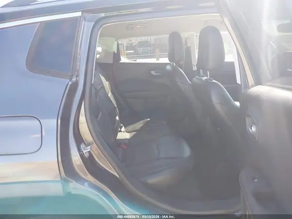 3C4NJDCB2JT484796 2018 JEEP COMPASS - Image 8