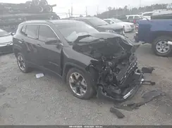 3C4NJDCB2KT627439 2019 JEEP COMPASS