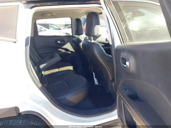 3C4NJDCB2KT734295 2019 JEEP COMPASS - Image 8