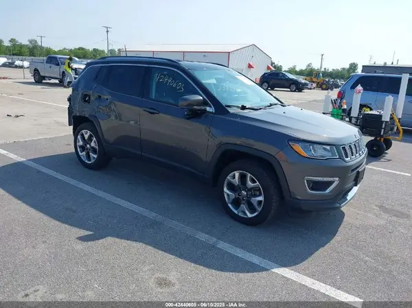 3C4NJDCB2KT734474 2019 JEEP COMPASS - Image 1