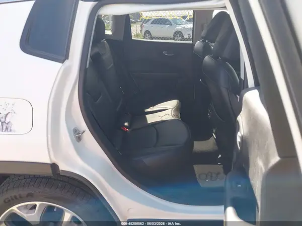 3C4NJDCB2KT748360 2019 JEEP COMPASS - Image 8