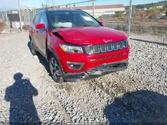 3C4NJDCB2KT752781 2019 JEEP COMPASS