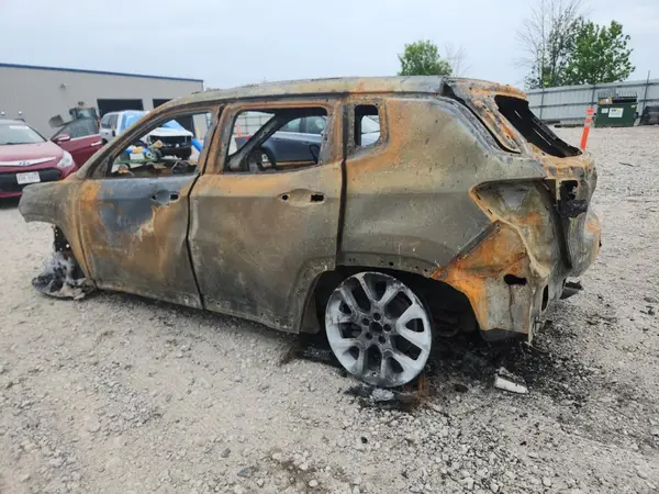 3C4NJDCB2KT761481 2019 JEEP COMPASS - Image 2