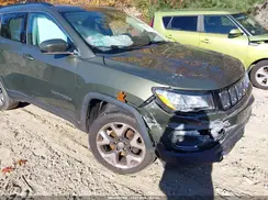 3C4NJDCB2KT811389 2019 JEEP COMPASS