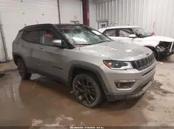 3C4NJDCB2KT827477 2019 JEEP COMPASS