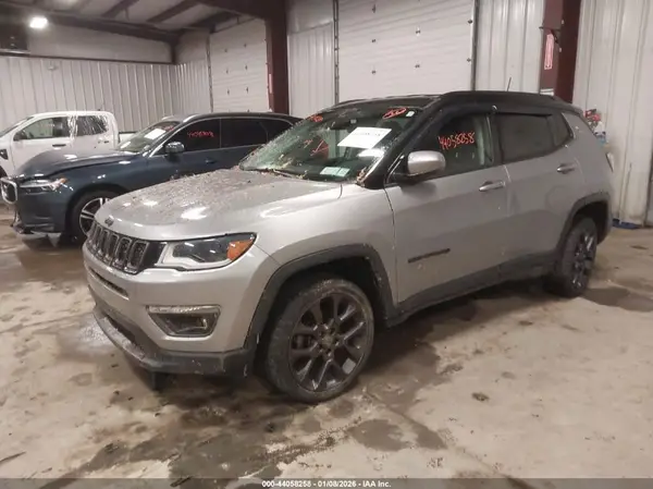 3C4NJDCB2KT827477 2019 JEEP COMPASS - Image 2