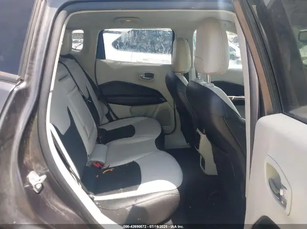 3C4NJDCB2KT852282 2019 JEEP COMPASS - Image 8