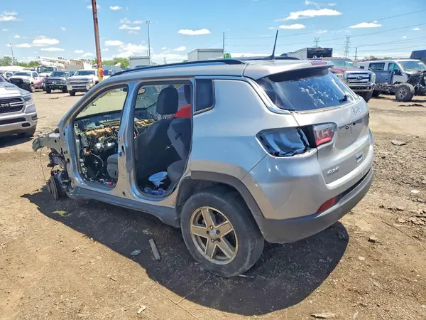 3C4NJDCB2KT854257 2019 JEEP COMPASS - Image 2