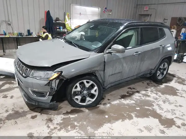 3C4NJDCB2MT512584 2021 JEEP COMPASS - Image 2
