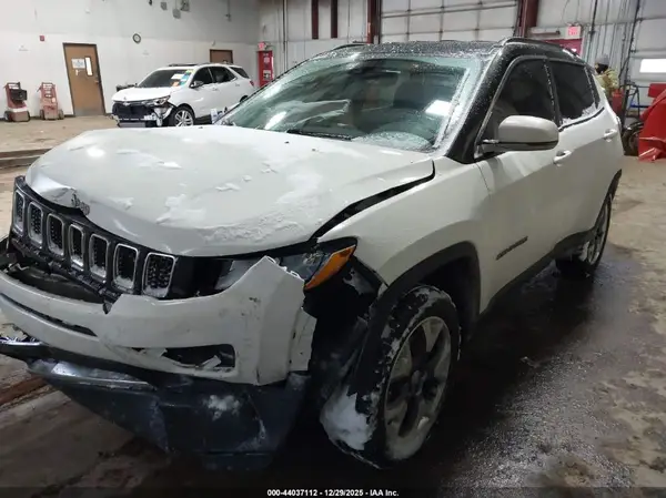 3C4NJDCB2MT525481 2021 JEEP COMPASS - Image 2