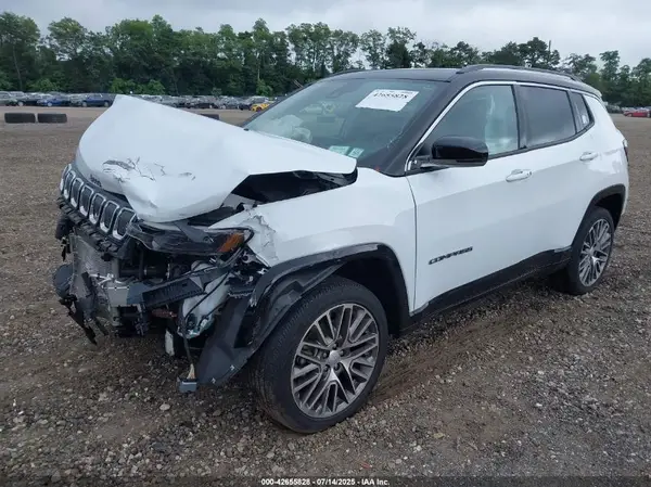 3C4NJDCB2NT122490 2022 JEEP COMPASS - Image 2