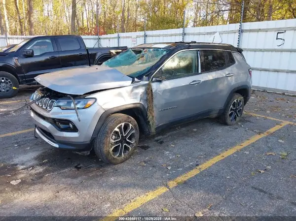 3C4NJDCB2NT163993 2022 JEEP COMPASS - Image 2