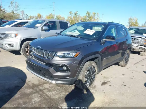 3C4NJDCB2NT165372 2022 JEEP COMPASS - Image 2