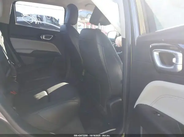 3C4NJDCB2NT165372 2022 JEEP COMPASS - Image 8