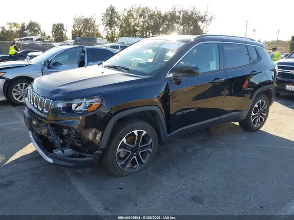 3C4NJDCB2NT165811 2022 JEEP COMPASS - Image 2