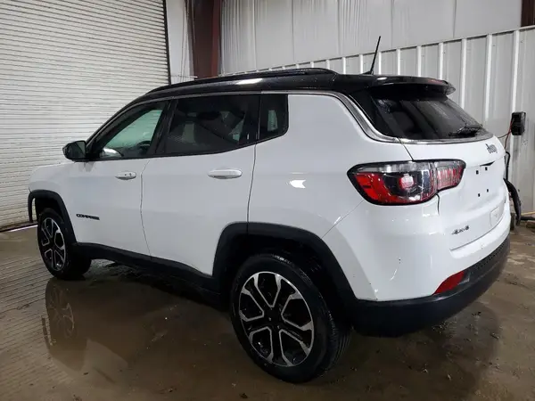 3C4NJDCB2NT209824 2022 JEEP COMPASS - Image 2