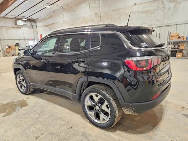 3C4NJDCB3JT104462 2018 JEEP COMPASS - Image 2