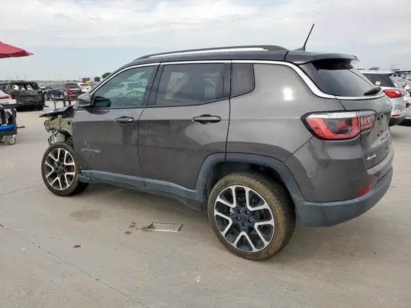 3C4NJDCB3JT115249 2018 JEEP COMPASS - Image 2