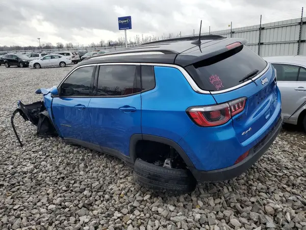 3C4NJDCB3JT135596 2018 JEEP COMPASS - Image 2