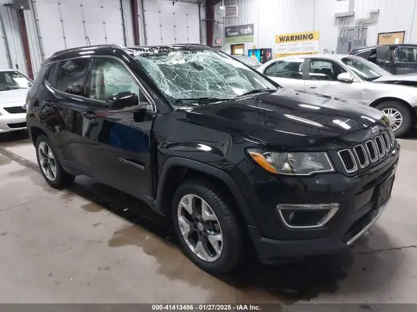 3C4NJDCB3JT151037 2018 JEEP COMPASS - Image 1