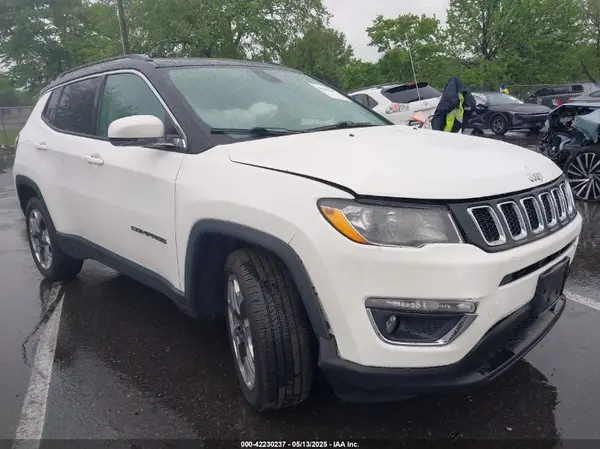 3C4NJDCB3JT222382 2018 JEEP COMPASS - Image 1