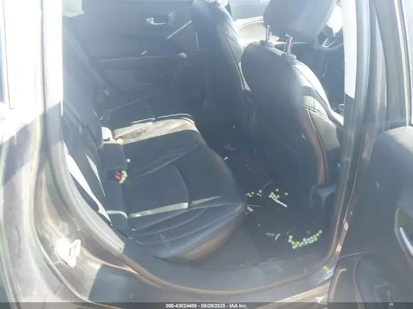 3C4NJDCB3JT231213 2018 JEEP COMPASS - Image 8