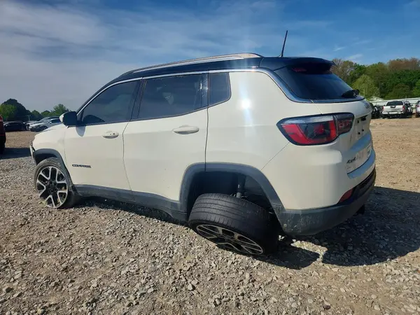 3C4NJDCB3JT251493 2018 JEEP COMPASS - Image 2