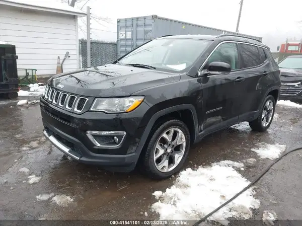 3C4NJDCB3JT266074 2018 JEEP COMPASS - Image 2