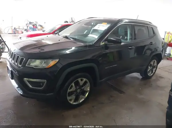 3C4NJDCB3JT266978 2018 JEEP COMPASS - Image 2