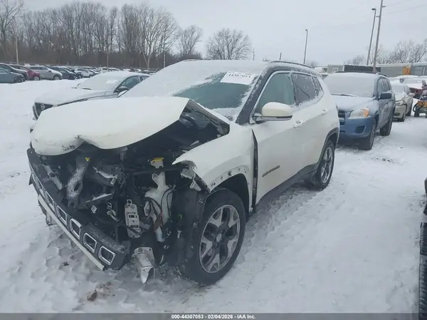 3C4NJDCB3JT290469 2018 JEEP COMPASS - Image 2