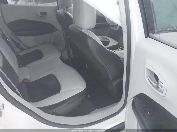 3C4NJDCB3JT290469 2018 JEEP COMPASS - Image 8