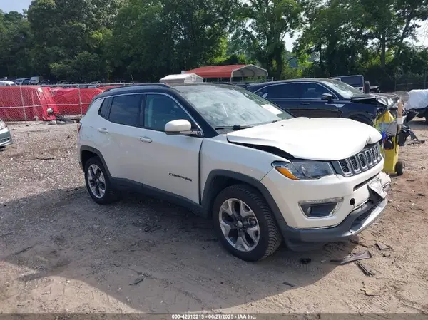 3C4NJDCB3JT315337 2018 JEEP COMPASS - Image 1
