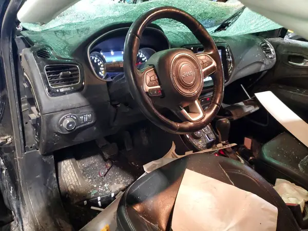 3C4NJDCB3JT315970 2018 JEEP COMPASS - Image 8