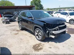 3C4NJDCB3JT332705 2018 JEEP COMPASS