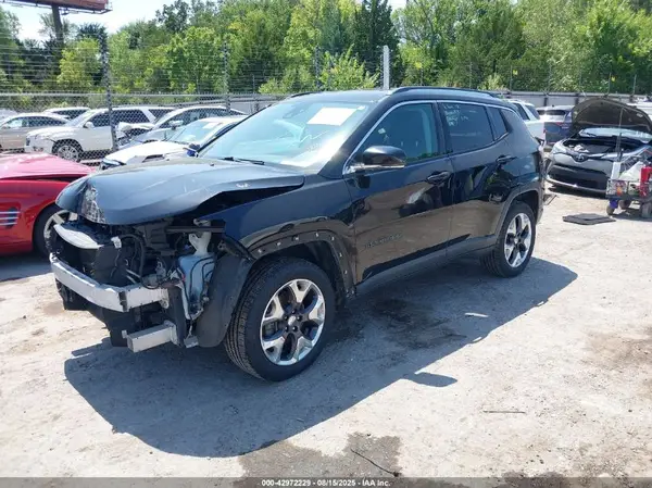3C4NJDCB3JT332705 2018 JEEP COMPASS - Image 2