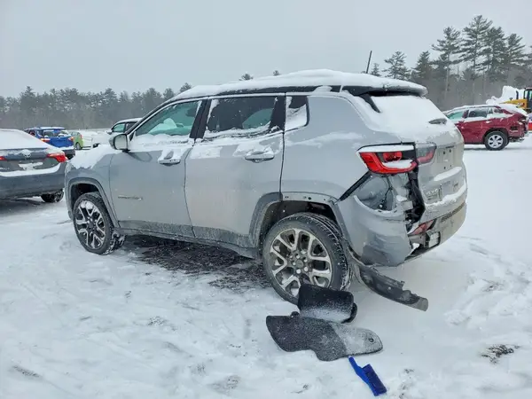 3C4NJDCB3JT337001 2018 JEEP COMPASS - Image 2