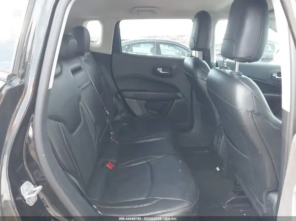 3C4NJDCB3JT341372 2018 JEEP COMPASS - Image 8