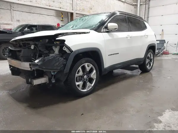 3C4NJDCB3JT396825 2018 JEEP COMPASS - Image 2