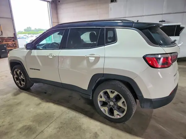 3C4NJDCB3JT397795 2018 JEEP COMPASS - Image 2