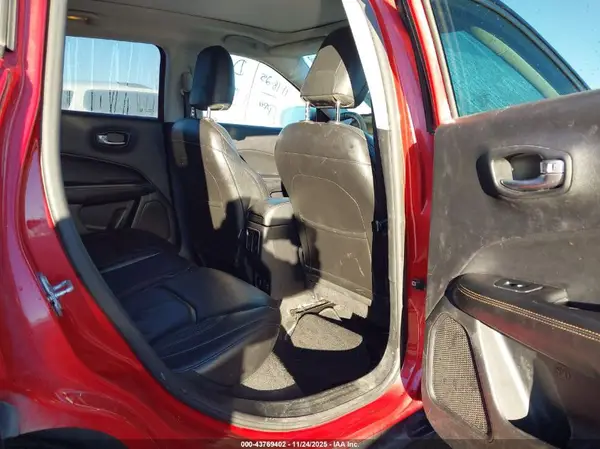 3C4NJDCB3JT402820 2018 JEEP COMPASS - Image 8