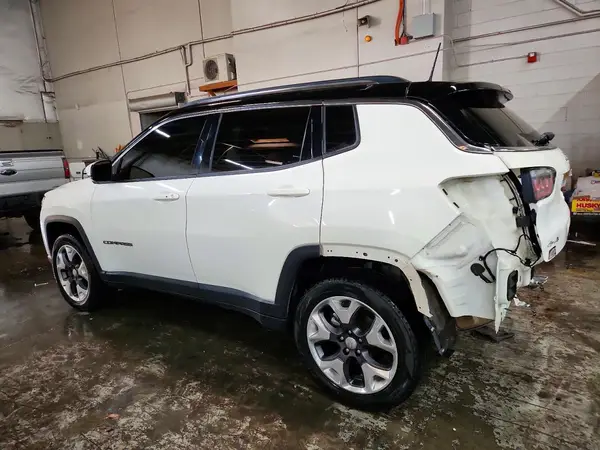 3C4NJDCB3JT415325 2018 JEEP COMPASS - Image 2