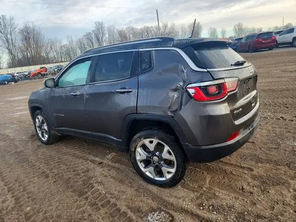 3C4NJDCB3JT433324 2018 JEEP COMPASS - Image 2
