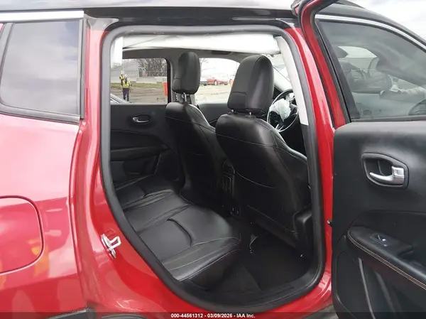 3C4NJDCB3JT455646 2018 JEEP COMPASS - Image 8