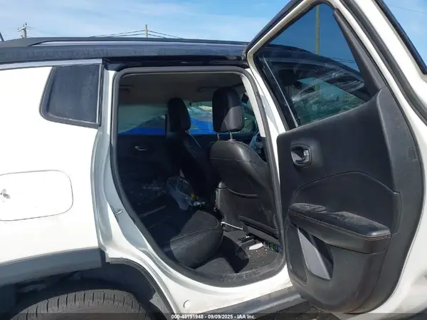 3C4NJDCB3KT679341 2019 JEEP COMPASS - Image 8