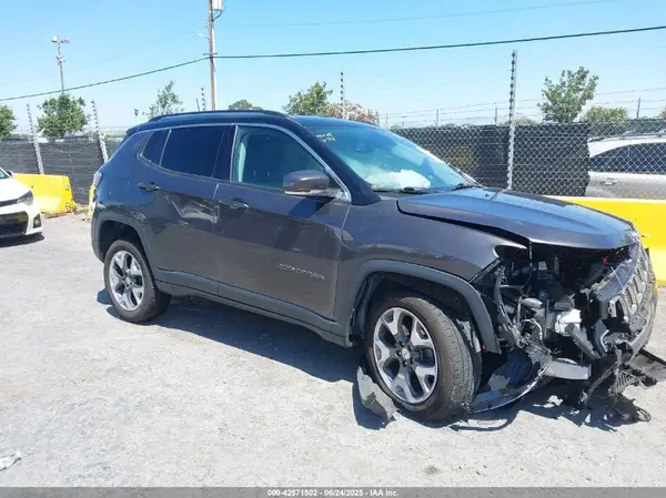 3C4NJDCB3KT780668 2019 JEEP COMPASS - Image 1