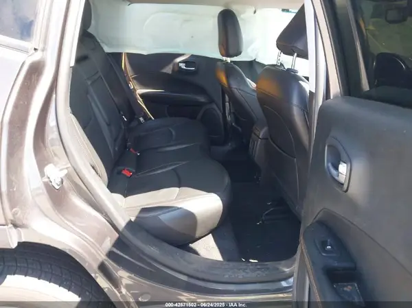 3C4NJDCB3KT780668 2019 JEEP COMPASS - Image 8